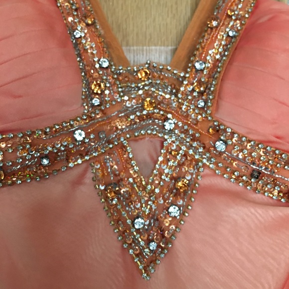 Interlude Prom Dress - Picture 4 of 8